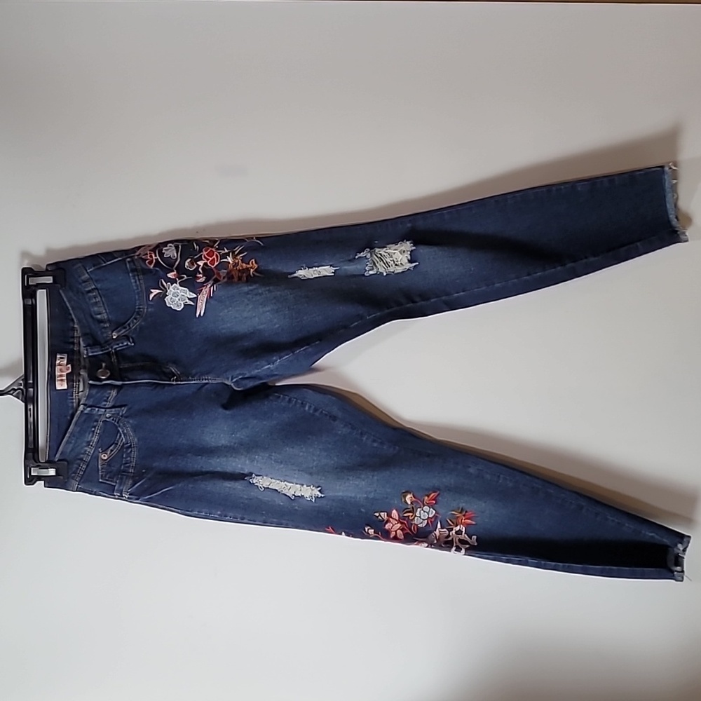 Jeans ~ YMI WannaBettaButt? Embroidered Ankle Jeans w/ Frayed Hem - Picture 5 of 13